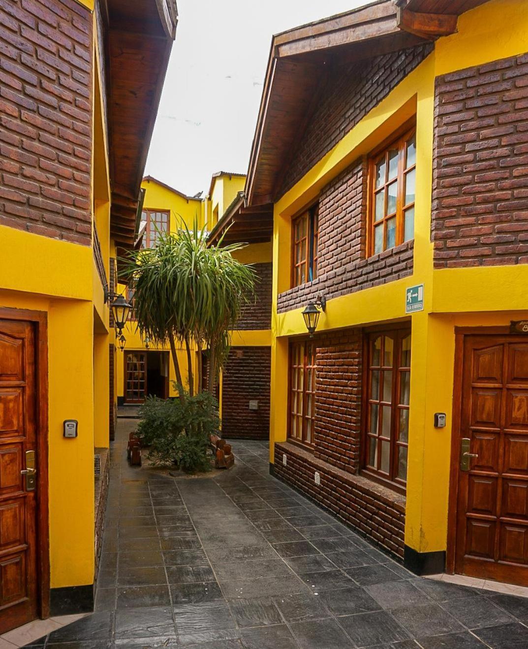 Apart Hotel Libertador El Calafate Exterior foto